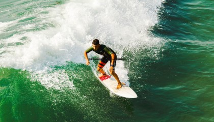 千亿球友会-古稀之年执剑逐梦，七旬老人的世锦赛征途