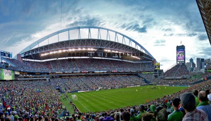 千亿球友会-水晶宫历史性加冕社区盾 谱写英格兰足坛新篇章